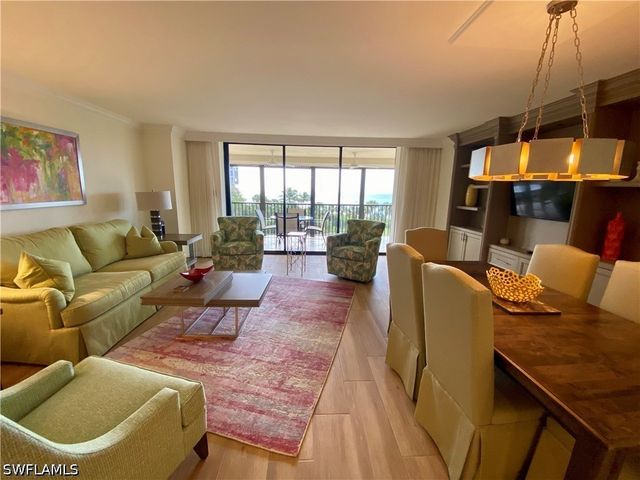 10851 GULF SHORE DR 303, Naples, FL 34108