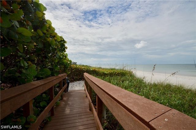 10851 GULF SHORE DR 303, Naples, FL 34108