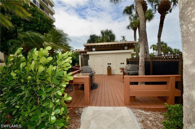 10851 GULF SHORE DR 303, Naples, FL 34108