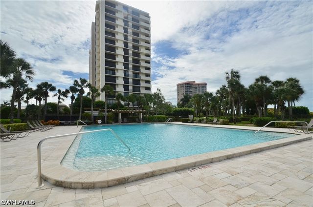 10851 GULF SHORE DR 303, Naples, FL 34108