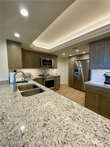 10851 GULF SHORE DR 303, Naples, FL 34108