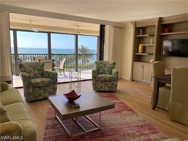 10851 GULF SHORE DR 303, Naples, FL 34108