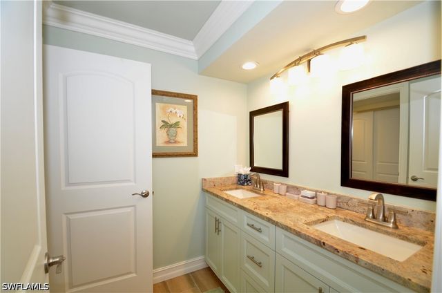 10851 GULF SHORE DR 303, Naples, FL 34108
