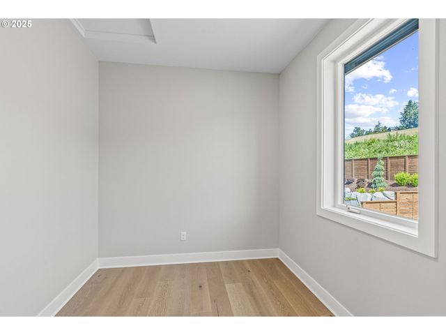 243 Ne HEMMINGWAY Dr, Stevenson, WA 98648