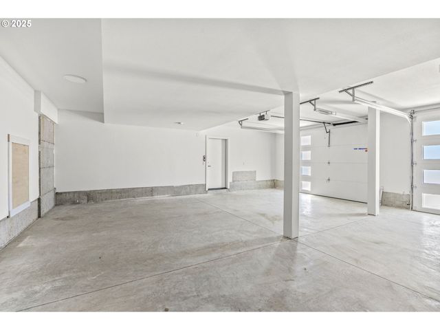 243 Ne HEMMINGWAY Dr, Stevenson, WA 98648