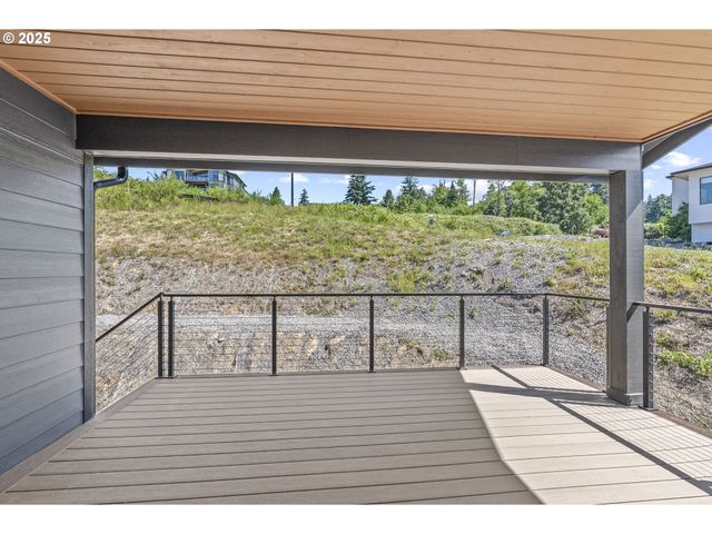 243 Ne HEMMINGWAY Dr, Stevenson, WA 98648