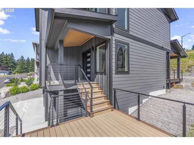 243 Ne HEMMINGWAY Dr, Stevenson, WA 98648