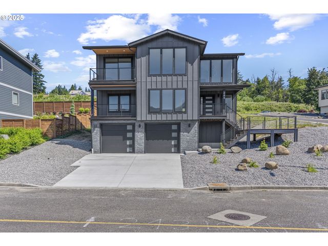 243 Ne HEMMINGWAY Dr, Stevenson, WA 98648