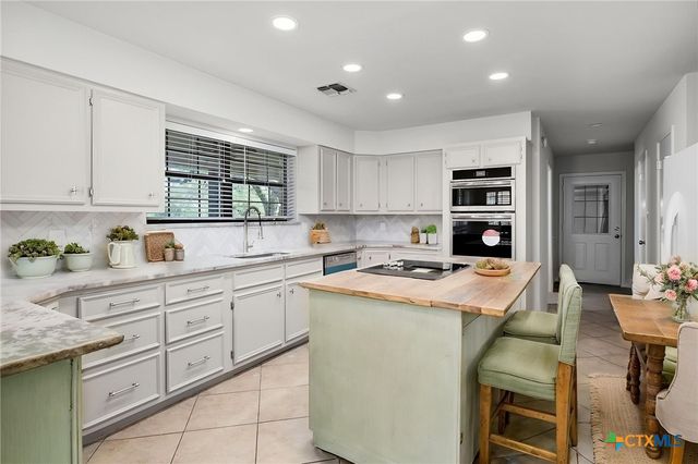 276 Eden Ranch Drive, Canyon Lake, TX 78133