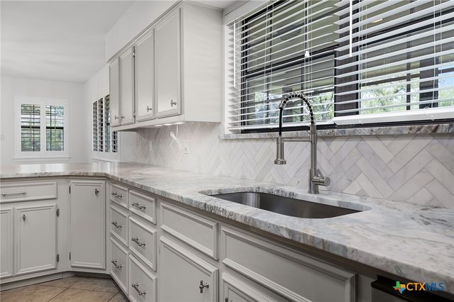 276 Eden Ranch Drive, Canyon Lake, TX 78133