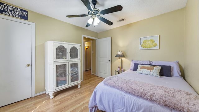 1305 S Lamar Street, Weatherford, TX 76086