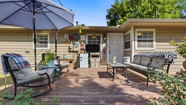 1305 S Lamar Street, Weatherford, TX 76086