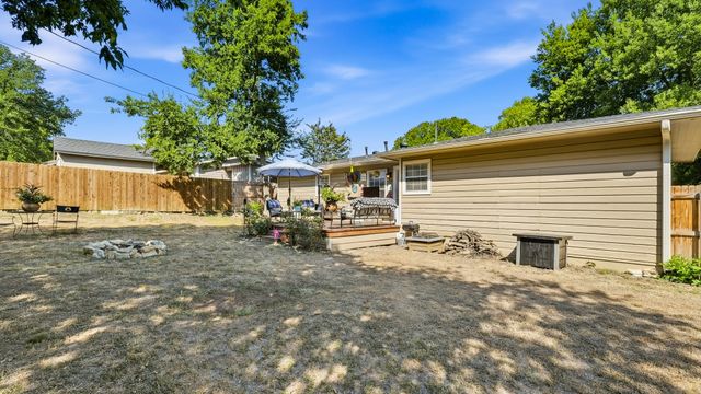 1305 S Lamar Street, Weatherford, TX 76086