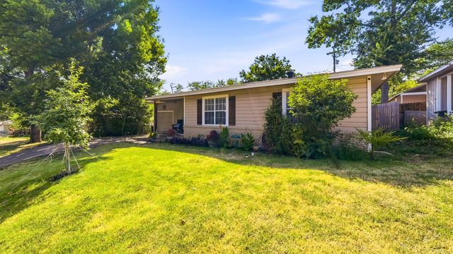 1305 S Lamar Street, Weatherford, TX 76086