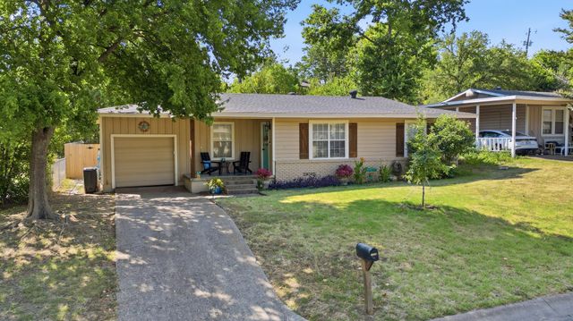 1305 S Lamar Street, Weatherford, TX 76086
