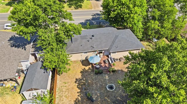 1305 S Lamar Street, Weatherford, TX 76086