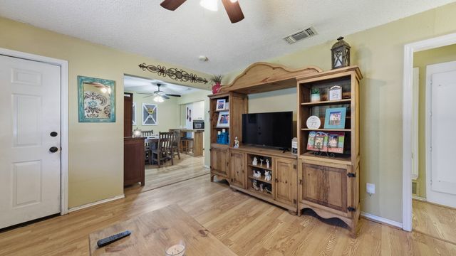 1305 S Lamar Street, Weatherford, TX 76086