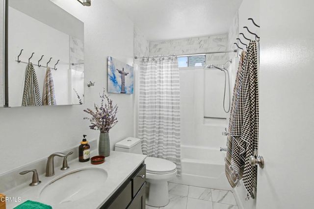 10960 Bluffside 102, Studio City, CA 91604