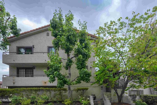 10960 Bluffside 102, Studio City, CA 91604
