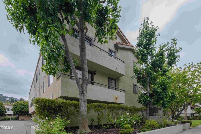 10960 Bluffside 102, Studio City, CA 91604