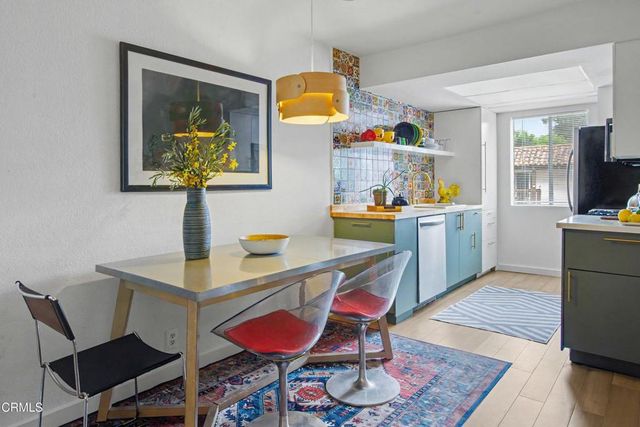 10960 Bluffside 102, Studio City, CA 91604