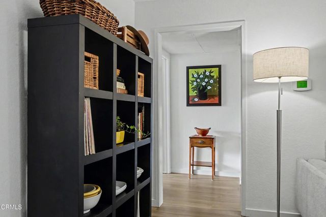 10960 Bluffside 102, Studio City, CA 91604