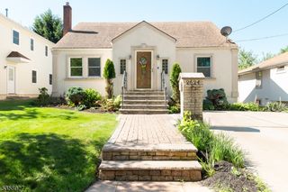 2624 Tremley Point Rd, Linden City, NJ 07036