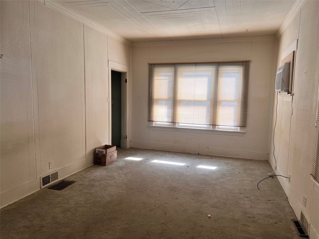 1019 9th Avenue S, Great Falls, MT 59405 photo 3