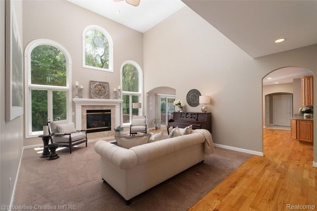 32405 Maria Court, Livonia, MI 48152
