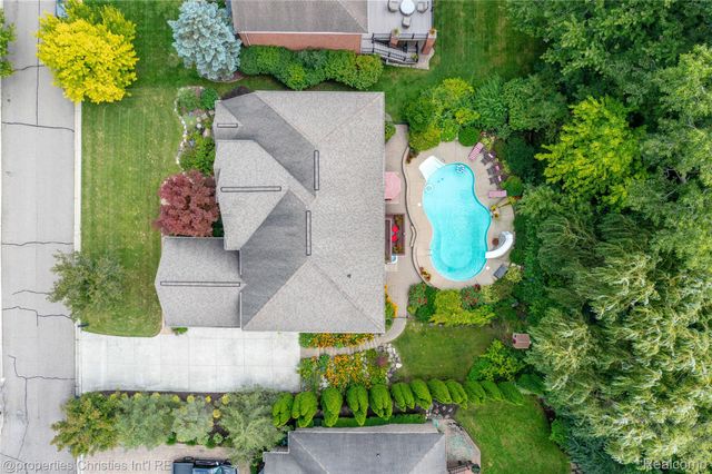 32405 Maria Court, Livonia, MI 48152