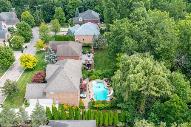 32405 Maria Court, Livonia, MI 48152