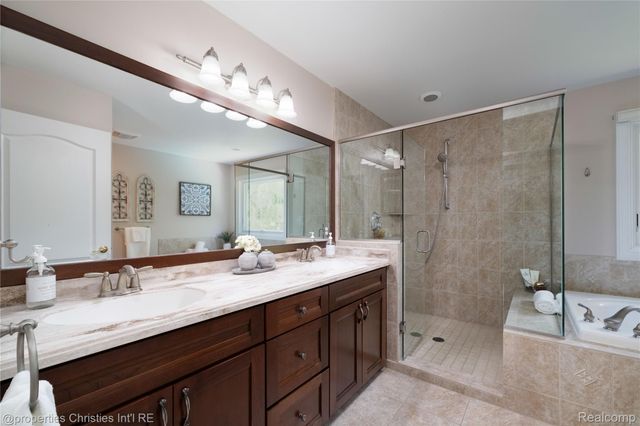 32405 Maria Court, Livonia, MI 48152