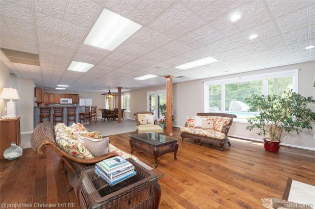 32405 Maria Court, Livonia, MI 48152