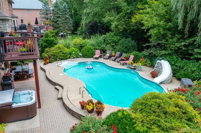 32405 Maria Court, Livonia, MI 48152