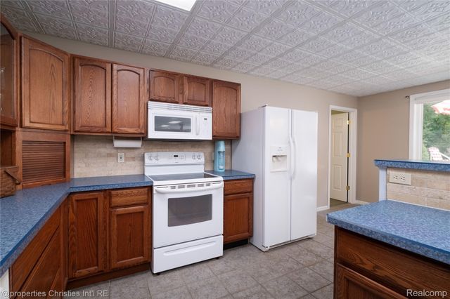 32405 Maria Court, Livonia, MI 48152