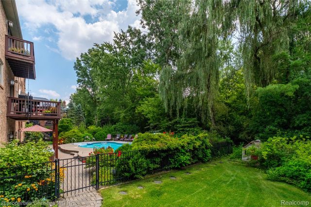 32405 Maria Court, Livonia, MI 48152
