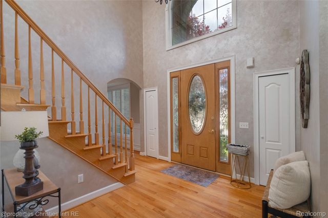 32405 Maria Court, Livonia, MI 48152