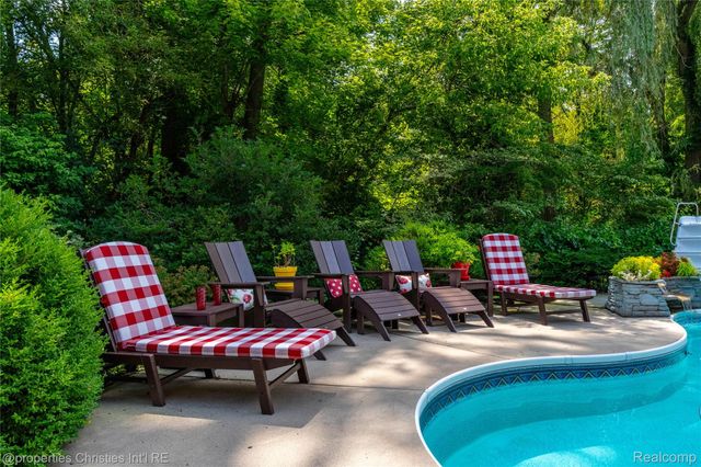 32405 Maria Court, Livonia, MI 48152
