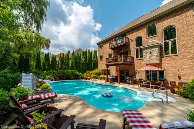 32405 Maria Court, Livonia, MI 48152