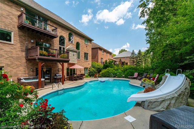 32405 Maria Court, Livonia, MI 48152