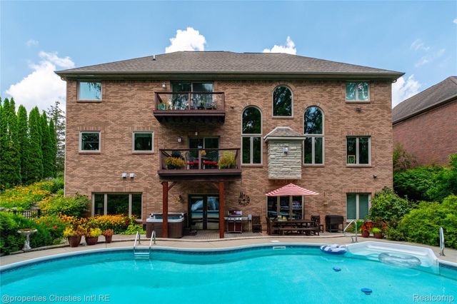 32405 Maria Court, Livonia, MI 48152