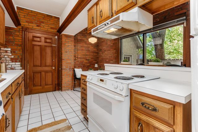 300 Jackson Street, Columbus, OH 43206