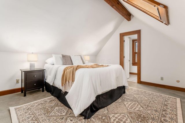 300 Jackson Street, Columbus, OH 43206