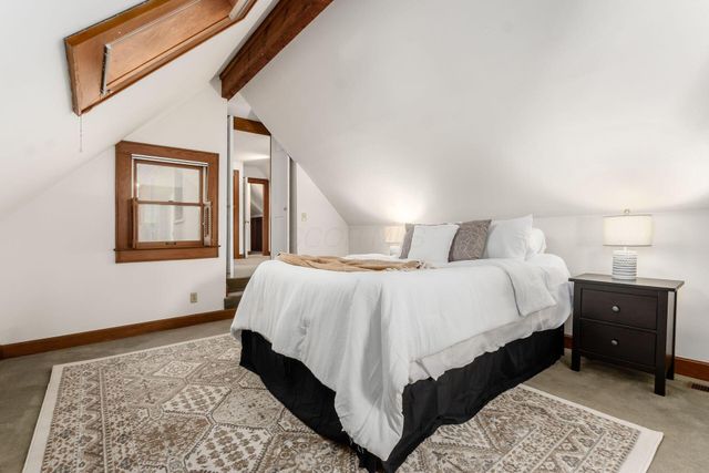 300 Jackson Street, Columbus, OH 43206