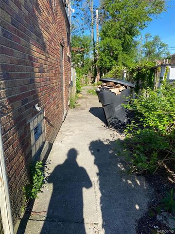18985 Monica Street, Detroit, MI 48221