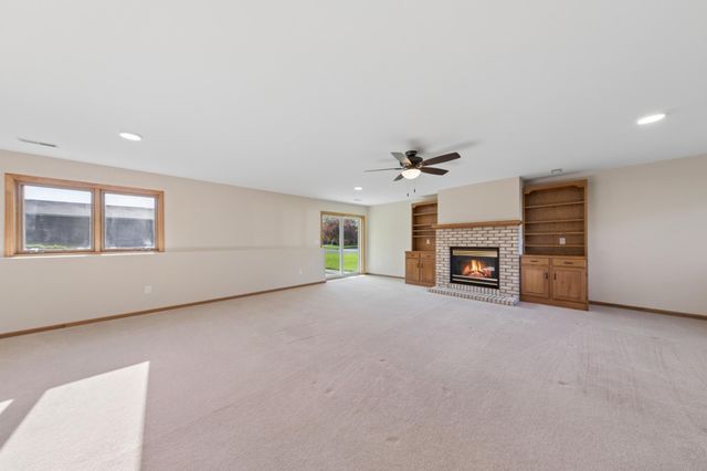 1193 Shawmut Street S, Shakopee, MN 55379