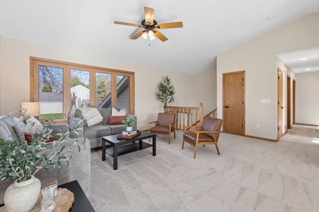 1193 Shawmut Street S, Shakopee, MN 55379