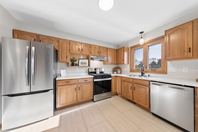 1193 Shawmut Street S, Shakopee, MN 55379