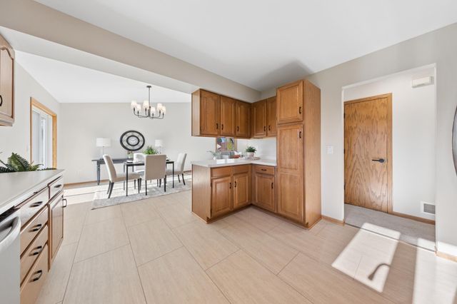 1193 Shawmut Street S, Shakopee, MN 55379