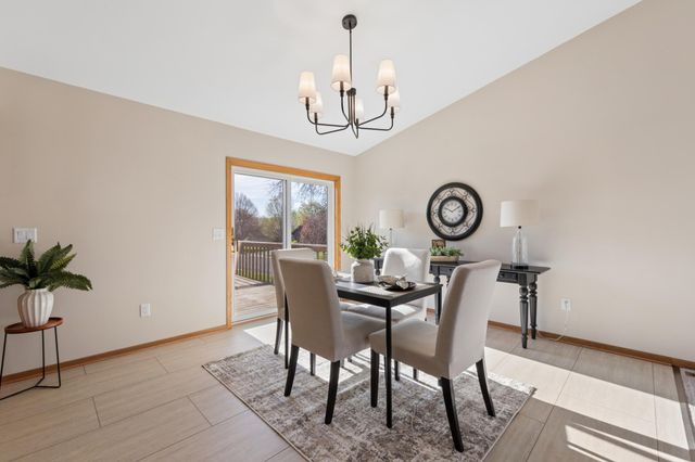 1193 Shawmut Street S, Shakopee, MN 55379